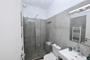 Modern, comfortable apartment, in the heart of the city - Image 2