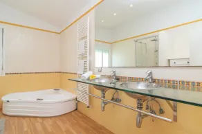 ROMANÍ - Beautiful chalet with great garden and terrace near the beach. Free WiFi - Image 3