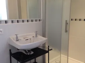 Bel appartement de 2 chambres dans un village historique près de Pézenas, Sète et Montpellier - Image 3