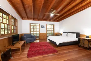 Easter on the Farm. Farm stay close to beaches. sleeps 21. - Image 3