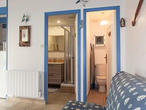 Smuk privat feriebolig for 2 personer med TV og terrasse - Image 3