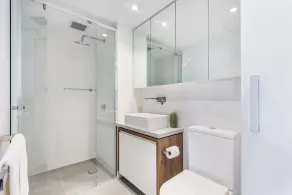 KozyGuru | Fortitude Valley | 2 Bed Apt. - Image 3