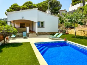 Beautiful mediterranean villa with swimmingool. - Image 2