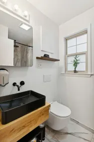 Oak House Charleston 2BR in downtown. Enjoy peacefulness, history & comfort. - Image 4