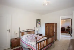 Characterful house with a garden and a swimming pool - Image 2