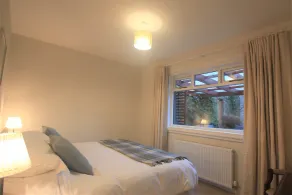 Luxurious cottage, accessible & pet friendly, beautiful location, stunning views - Image 5
