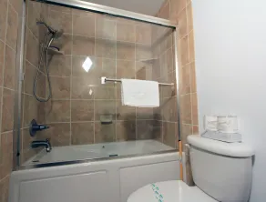 Lakescape condo - Image 5