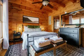 Pet-Friendly-Lakefront Cabin w/Amazing Views-Hot Tub - Image 4