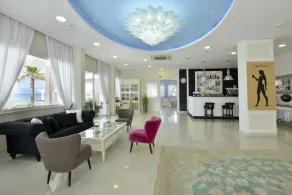 Sidari Beach Hotel - Image 4