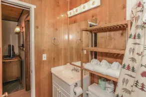 Sommerhus i Pines -1BR / 1BA / Gå til skibus / WiFi / GRATIS 2 timers cykel- / kajakudlejning! - Image 2