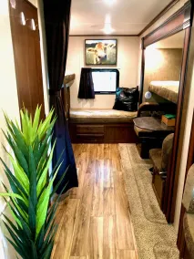 Cactus Camper has lake views with dock & lake access - Image 4