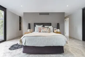 Architectural Luxury Home - Premier location in Hawthorn - Image 5