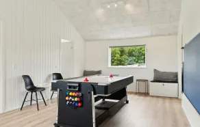 Lovely home in Væggerløse with kitchen - Image 2