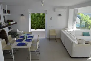 Moderne Villa mit privatem Pool - Image 5