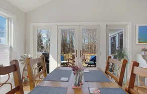 Charming 2BR (Sleeps 4) Coach House w/ Lake Michigan Access - Image 5