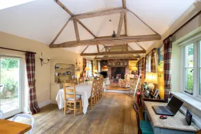 Country  House, Sleeps 10,  Swimming Pool And Tennis Court, In Inkpen, Berkshire - Image 3
