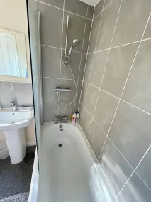 Silver Stag Properties, Comfy 2 BR Home in Ashby - Image 4