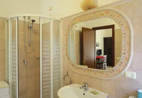 Ianus Guest House - Image 4