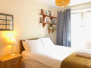Cosy, right next to the Royal Mile and Arthur´s Seat & free secure parking - Image 4
