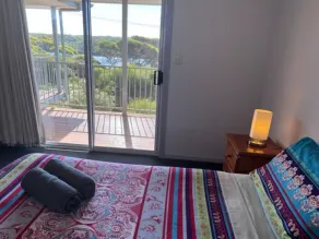 Cette maison de vacances moderne de 4 chambres à coucher offre aux familles et aux couples une bonne escapade. - Image 4