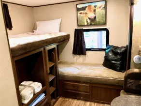 Cactus Camper has lake views with dock & lake access - Image 5