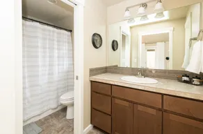 King bed - Pet Friendly - Jameson's Place - Image 2