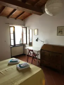 Apartment overlooking the park of the walls, a few steps from the main streets - Image 3
