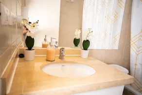 refreshing and relaxing apartment, 5min from the downtown metro - Image 3