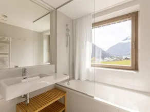 Apartment with sauna - Image 2