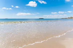 Spacious 1790  Captain's estate,  large pool,  near beautiful beach - Image 3