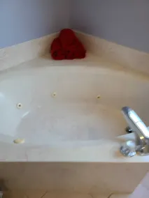 PISCINE CHAUFFÉE et 2 Jacuzzis <br> Maison magnifique entièrement rénovée et équipée - Image 2
