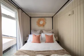Rainbow Cottage Spacious Detached Home, Hot Tub, Sleeps 7 - Image 5