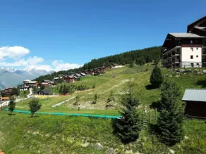 Paradiski proche pistes et commerces vallandry - Image 3