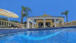 Fab Villa in Coral Bay, short distance to Beach and Amenities, Villas for GROUPS - Image 3