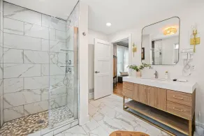 4BR for 10, Near Ark, High-Tech Kitchen, Parking! - Image 4