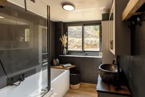 Quiet house with exceptional view - Image 2