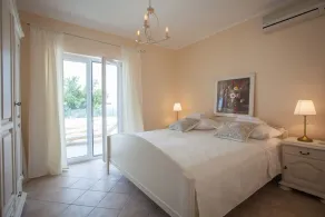Villa Retro fusion a luxury villa in Tucepi - Image 4