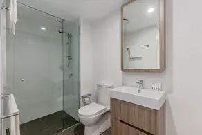 KOZYGURU SOUTH BRISBANE KOZY 1BED APT + FREE PARKING QSB001 - Image 3