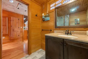 Log Guest Home, Fenced Patio w/ BBQ, Firepit, and more! 5 Mi to Ogunquit Center. - Image 5