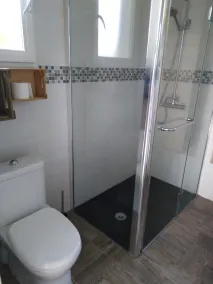Den här gamla renoverade smeden, klassificerad ***, kombinerar charm av gammal och modern - Image 4