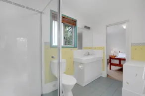 3 bedroom 2 bathroom townhouse in convenient, central Point Lookout. - Image 3