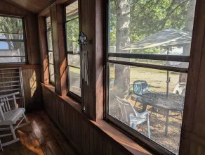 Peaceful Lakeside Cottage | Beach + Kayak & Canoe - Image 5