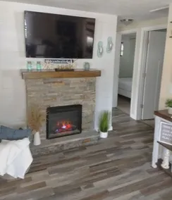 Keys cottage -walk to the strip,Private lot, 2bdr 3rd guestroom detached.Spire - Image 2