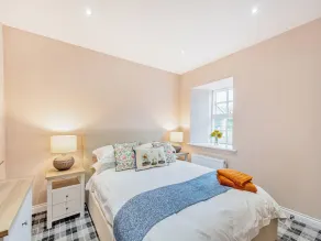 2 bedroom accommodation in Ayr - Image 5