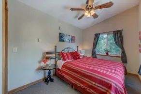 2BR Condo Near Lake w/ Sunny Bedrooms - Moonbeam - Image 4