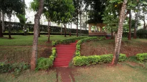 Beautiful 5 bedroom farmhouse with mountain view - Image 5