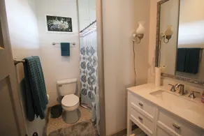 Bank Street Bungalow - Image 3