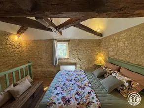 Authentic Stay in 17th Century Dovecote with Internet and Pets Allowed - Image 3