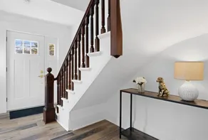 NEW HOME 3/23. Walk to Town; Restaurants, Water & Sites! - Image 2