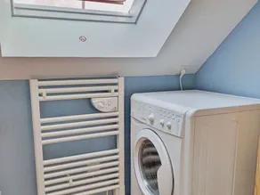 Modern renoviertes Ferienhaus mit großem Garten und WLAN, ideal für Familien oder Profis - Image 3